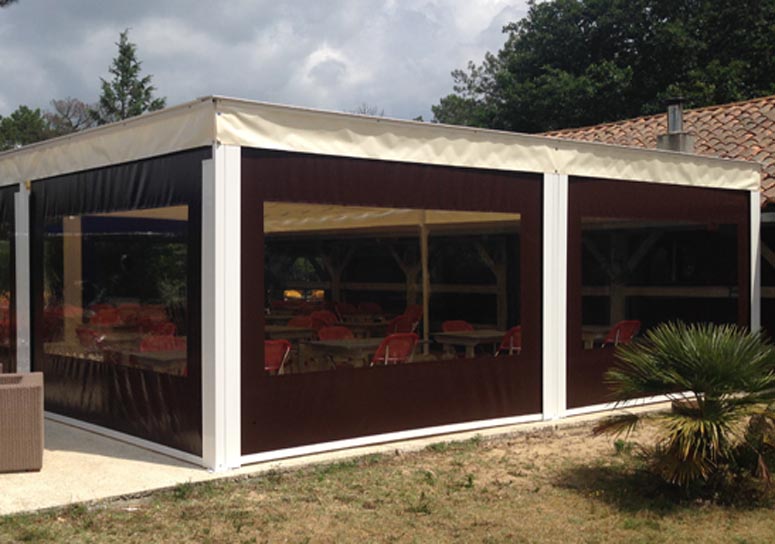 Toldo con sistema motorizado